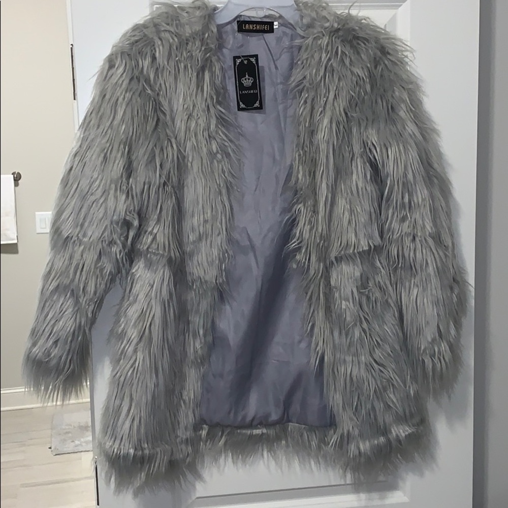 Silver Gray Faux Fur Jacket 💕 New with Tags